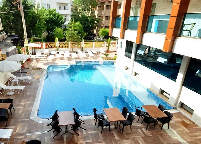 호텔 슈프림 말마리스