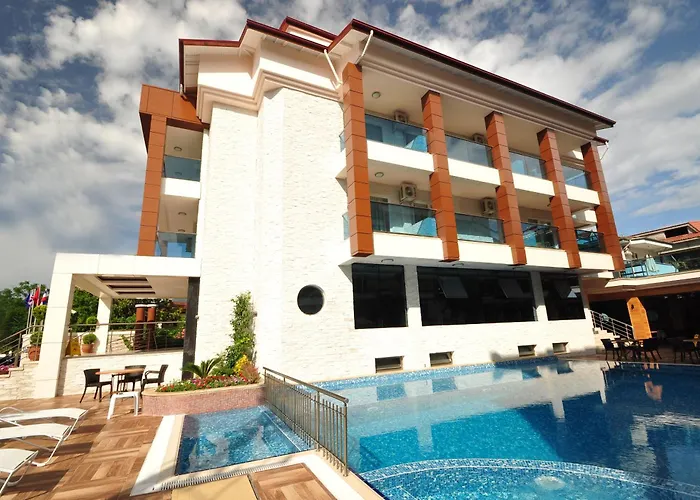 호텔 슈프림 말마리스