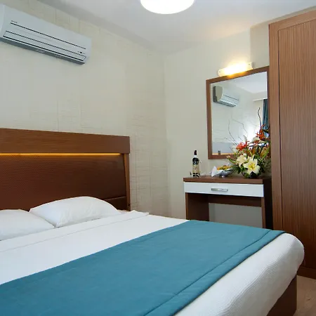 シュープリーム マルマリス