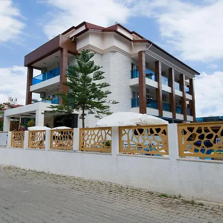 シュープリーム ホテル マルマリス