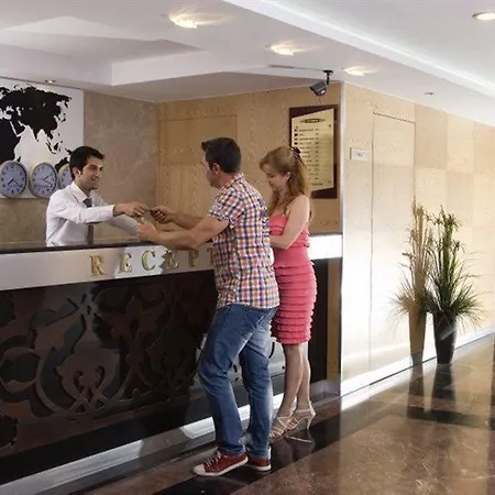 ホテル シュープリーム 3*